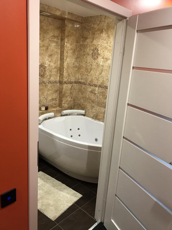 Trumpalaike Buto Nuoma Rokiskyje Su Jacuzzi Rokiskis Esterno foto