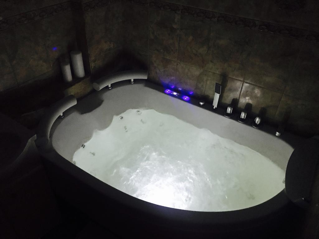 Trumpalaike Buto Nuoma Rokiskyje Su Jacuzzi Rokiskis Esterno foto